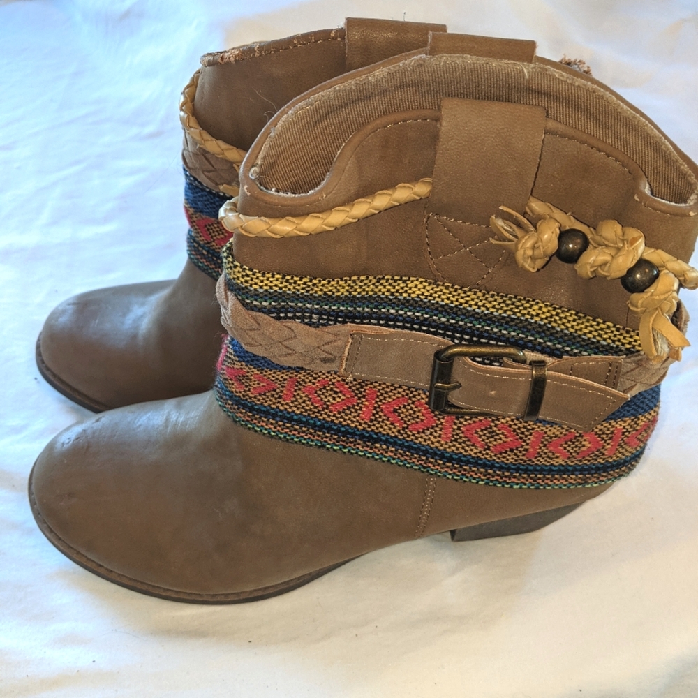 Faux leather decorated ankle boots